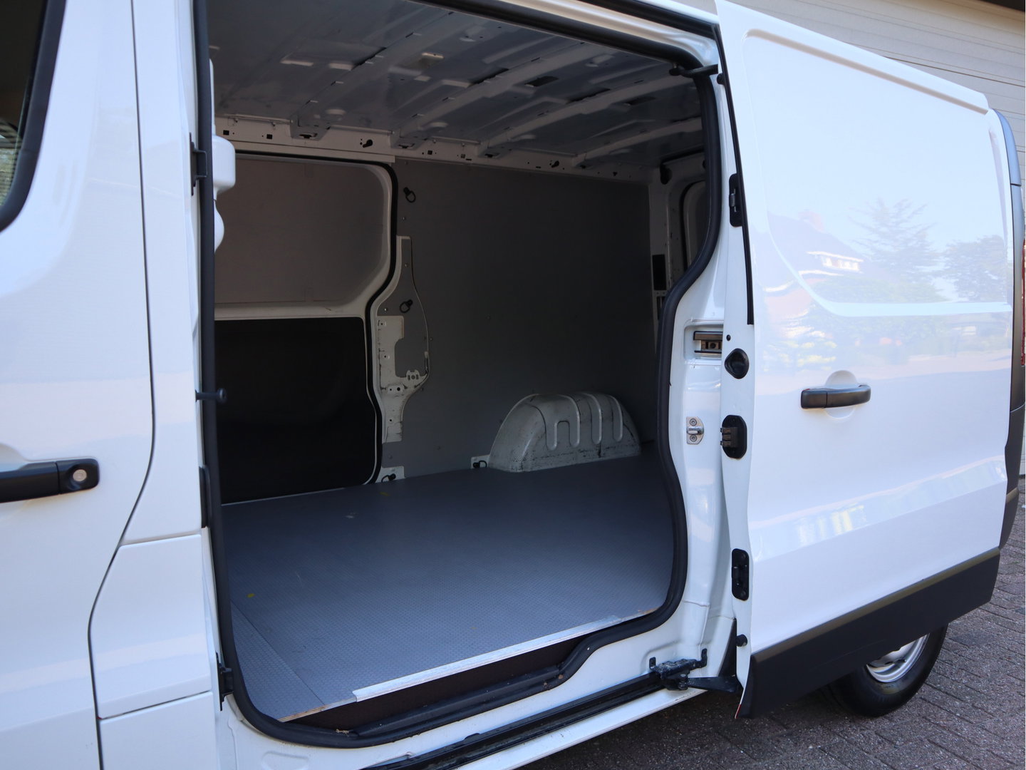 Renault Trafic 2.0 dCi 146pk Automaat Euro 6 - 2x Schuifdeur - Lang L2 - Airco - Camera