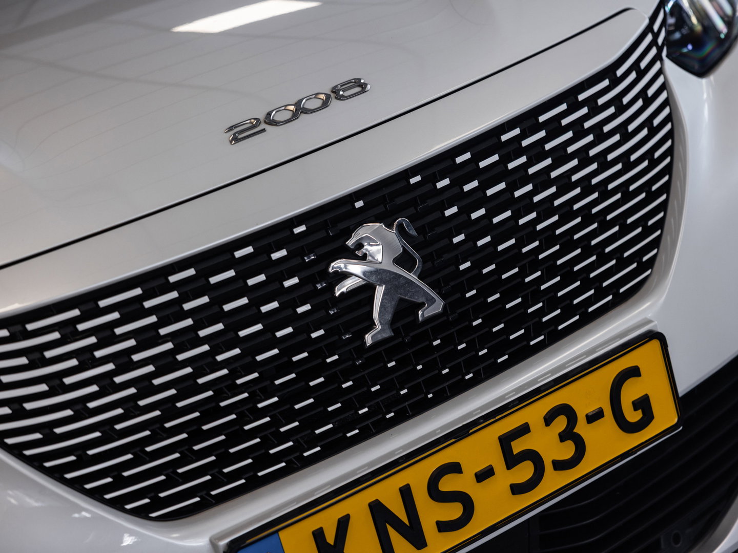 Peugeot e-2008 Peugeot E-2008 EV Active 50kWh l GT Line l SoH 96% l CAM. l 1ste eig. l NAV.l FULL OPTION l Als Nieuw