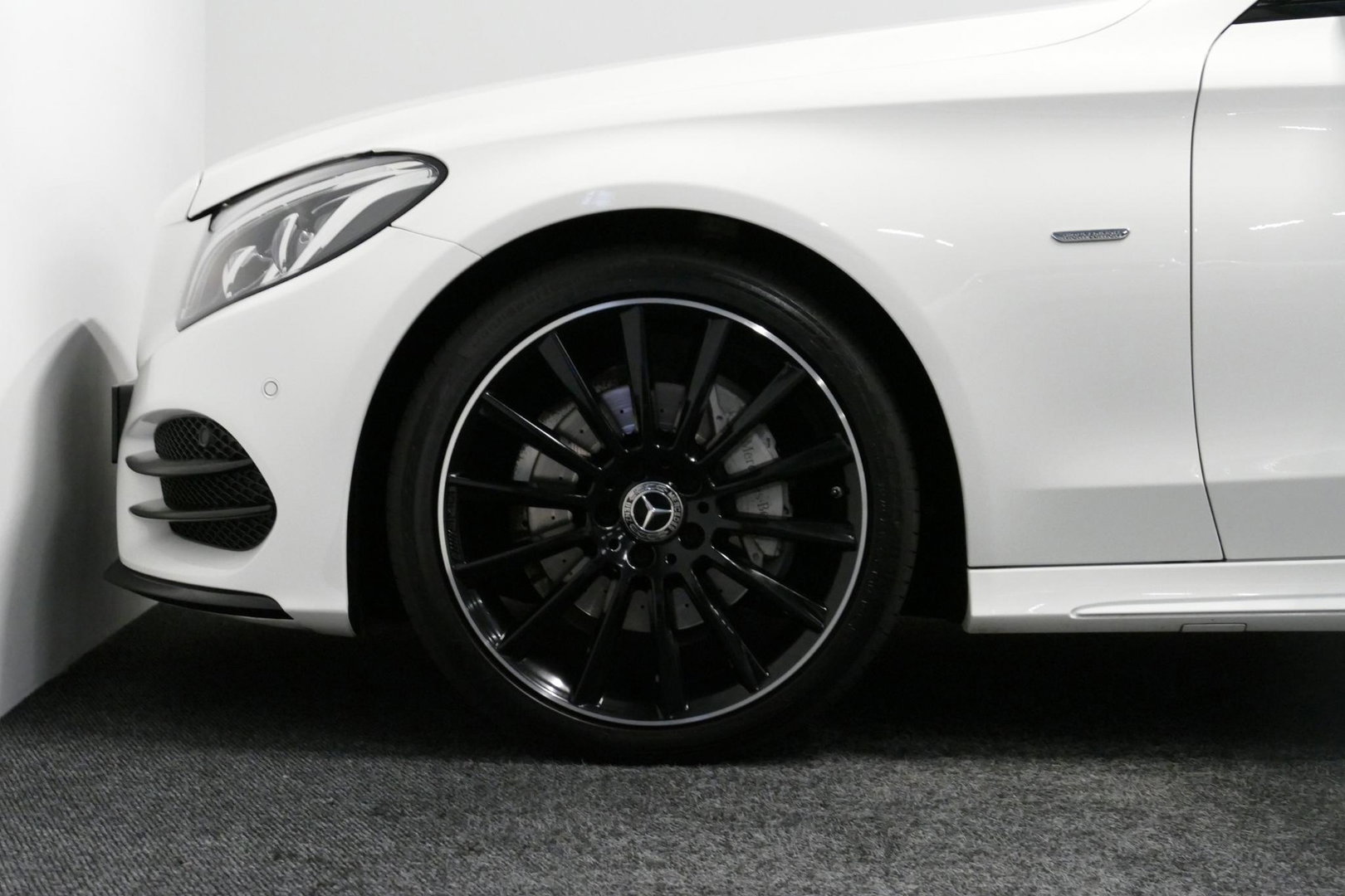 Mercedes-Benz C-Klasse Coupé 200 AMG Line Night Edition / Panoramadak / Apple Carplay - Android Auto / Stoelverwarming / 19'' LMV / Navigatie / Cruise Control / Night Pakket / LED koplampen / Agility Control