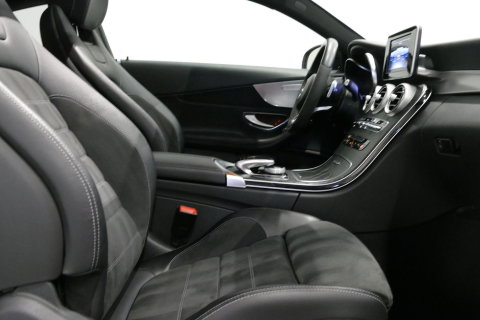 Mercedes-Benz C-Klasse Coupé 200 AMG Line Night Edition / Panoramadak / Apple Carplay - Android Auto / Stoelverwarming / 19'' LMV / Navigatie / Cruise Control / Night Pakket / LED koplampen / Agility Control