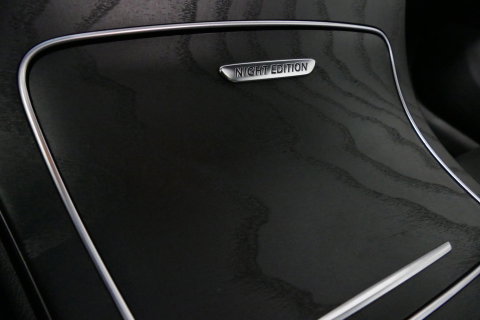 Mercedes-Benz C-Klasse Coupé 200 AMG Line Night Edition / Panoramadak / Apple Carplay - Android Auto / Stoelverwarming / 19'' LMV / Navigatie / Cruise Control / Night Pakket / LED koplampen / Agility Control