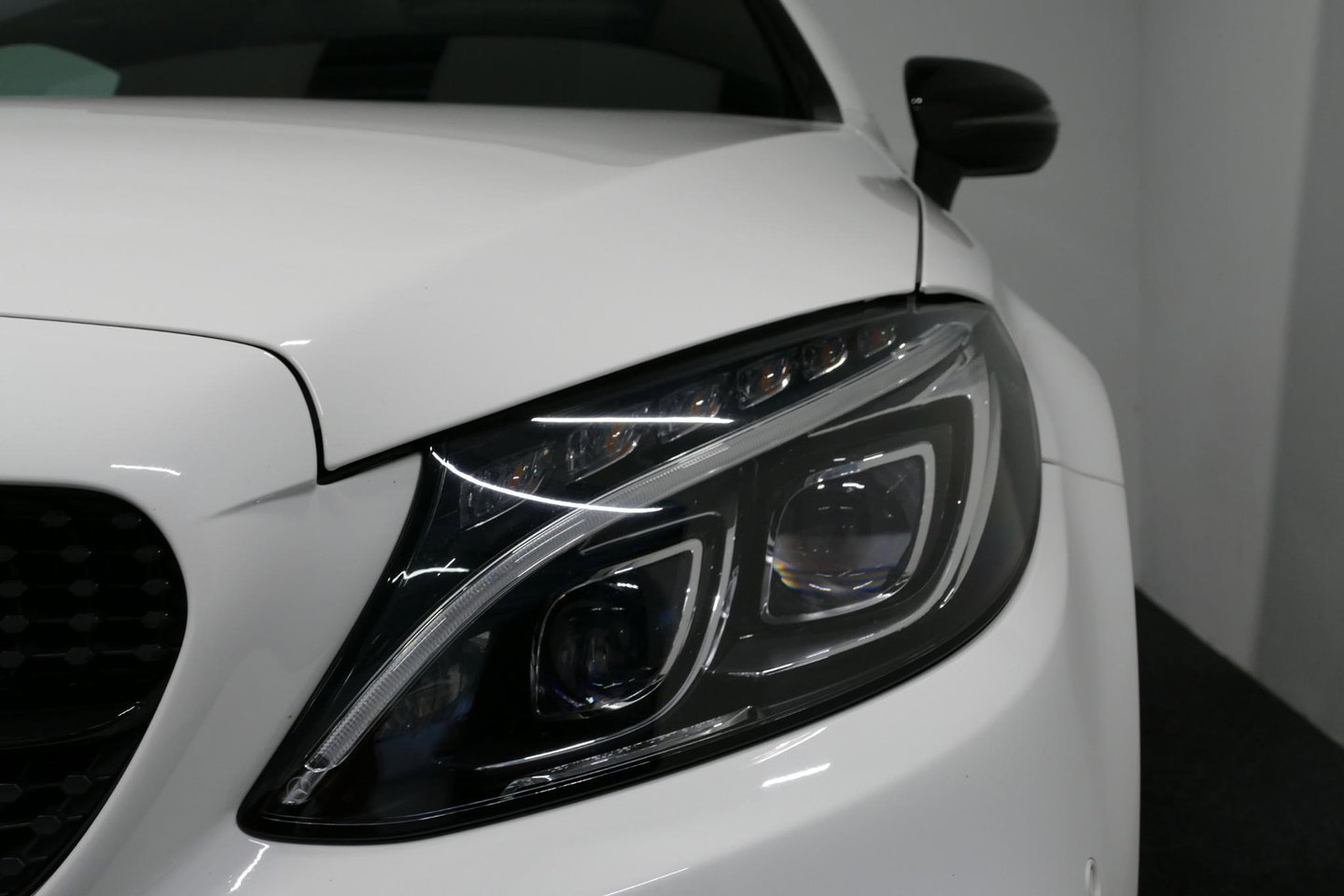 Mercedes-Benz C-Klasse Coupé 200 AMG Line Night Edition / Panoramadak / Apple Carplay - Android Auto / Stoelverwarming / 19'' LMV / Navigatie / Cruise Control / Night Pakket / LED koplampen / Agility Control