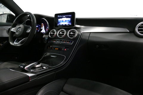 Mercedes-Benz C-Klasse Coupé 200 AMG Line Night Edition / Panoramadak / Apple Carplay - Android Auto / Stoelverwarming / 19'' LMV / Navigatie / Cruise Control / Night Pakket / LED koplampen / Agility Control