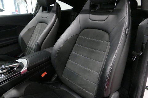 Mercedes-Benz C-Klasse Coupé 200 AMG Line Night Edition / Panoramadak / Apple Carplay - Android Auto / Stoelverwarming / 19'' LMV / Navigatie / Cruise Control / Night Pakket / LED koplampen / Agility Control