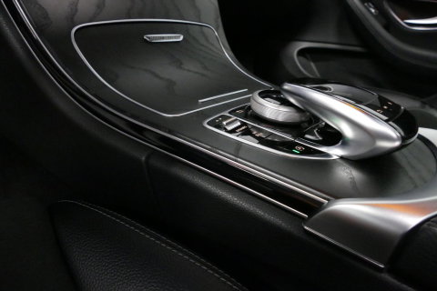 Mercedes-Benz C-Klasse Coupé 200 AMG Line Night Edition / Panoramadak / Apple Carplay - Android Auto / Stoelverwarming / 19'' LMV / Navigatie / Cruise Control / Night Pakket / LED koplampen / Agility Control