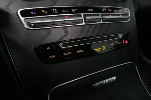 Mercedes-Benz C-Klasse Coupé 200 AMG Line Night Edition / Panoramadak / Apple Carplay - Android Auto / Stoelverwarming / 19'' LMV / Navigatie / Cruise Control / Night Pakket / LED koplampen / Agility Control