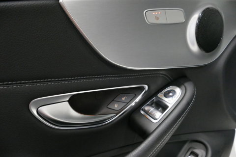 Mercedes-Benz C-Klasse Coupé 200 AMG Line Night Edition / Panoramadak / Apple Carplay - Android Auto / Stoelverwarming / 19'' LMV / Navigatie / Cruise Control / Night Pakket / LED koplampen / Agility Control