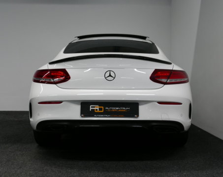 Mercedes-Benz C-Klasse Coupé 200 AMG Line Night Edition / Panoramadak / Apple Carplay - Android Auto / Stoelverwarming / 19'' LMV / Navigatie / Cruise Control / Night Pakket / LED koplampen / Agility Control