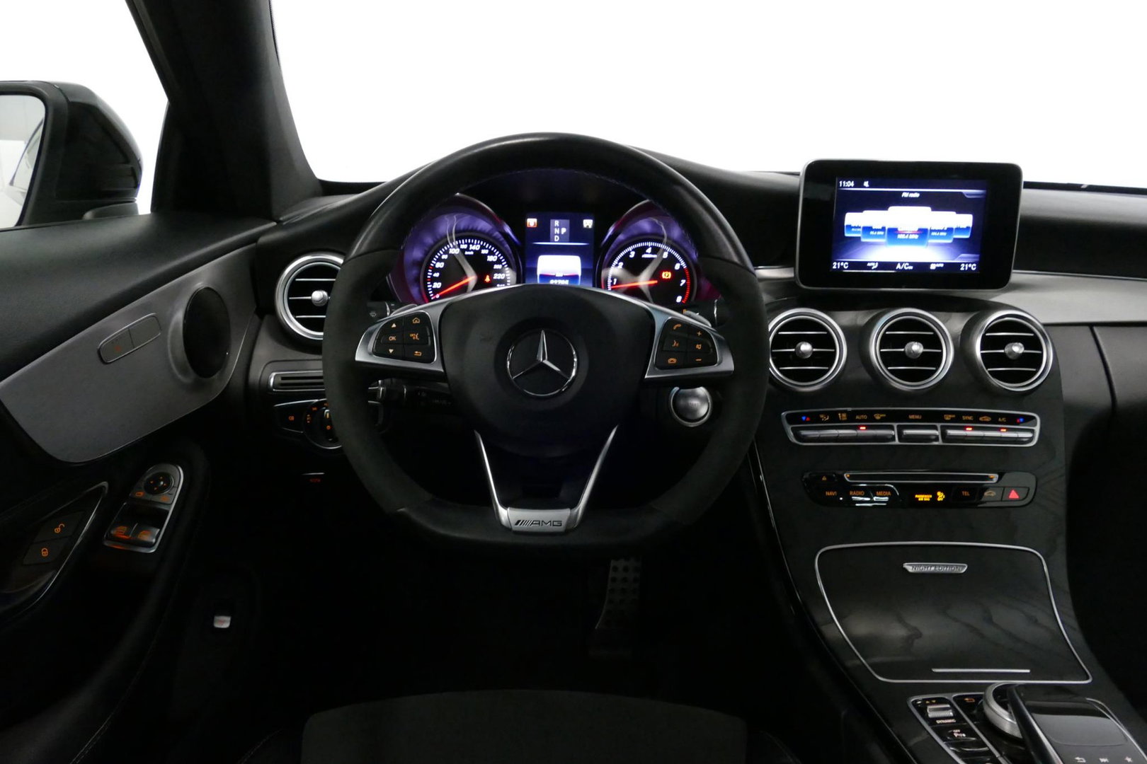 Mercedes-Benz C-Klasse Coupé 200 AMG Line Night Edition / Panoramadak / Apple Carplay - Android Auto / Stoelverwarming / 19'' LMV / Navigatie / Cruise Control / Night Pakket / LED koplampen / Agility Control