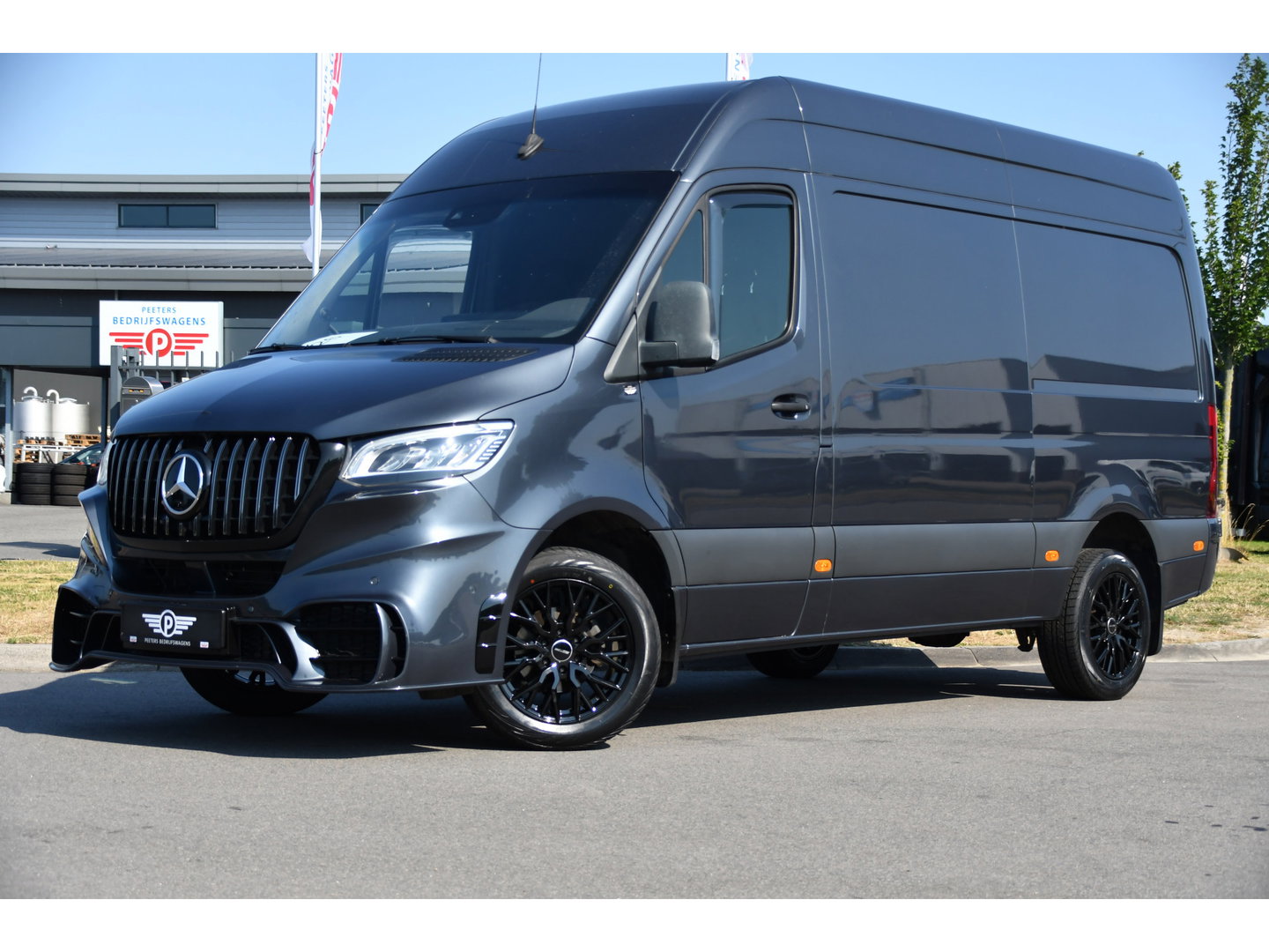 Mercedes-Benz Sprinter 319 3.0 CDI L2H2 AMG Edition Adaptieve Cruise, Camera, Carplay, LED, 10,5'' Mbux, Automaat, Sensoren, Stoelverwarming, Uniek!