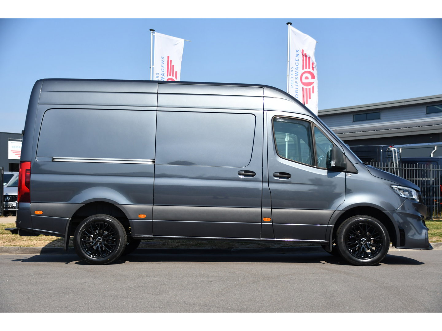 Mercedes-Benz Sprinter 319 3.0 CDI L2H2 AMG Edition Adaptieve Cruise, Camera, Carplay, LED, 10,5'' Mbux, Automaat, Sensoren, Stoelverwarming, Uniek!