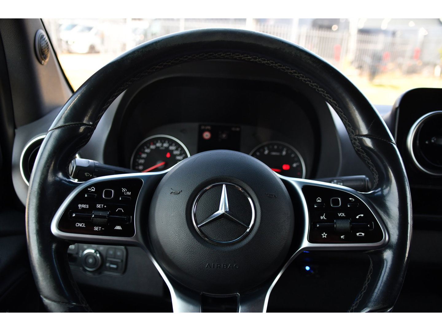 Mercedes-Benz Sprinter 319 3.0 CDI L2H2 AMG Edition Adaptieve Cruise, Camera, Carplay, LED, 10,5'' Mbux, Automaat, Sensoren, Stoelverwarming, Uniek!