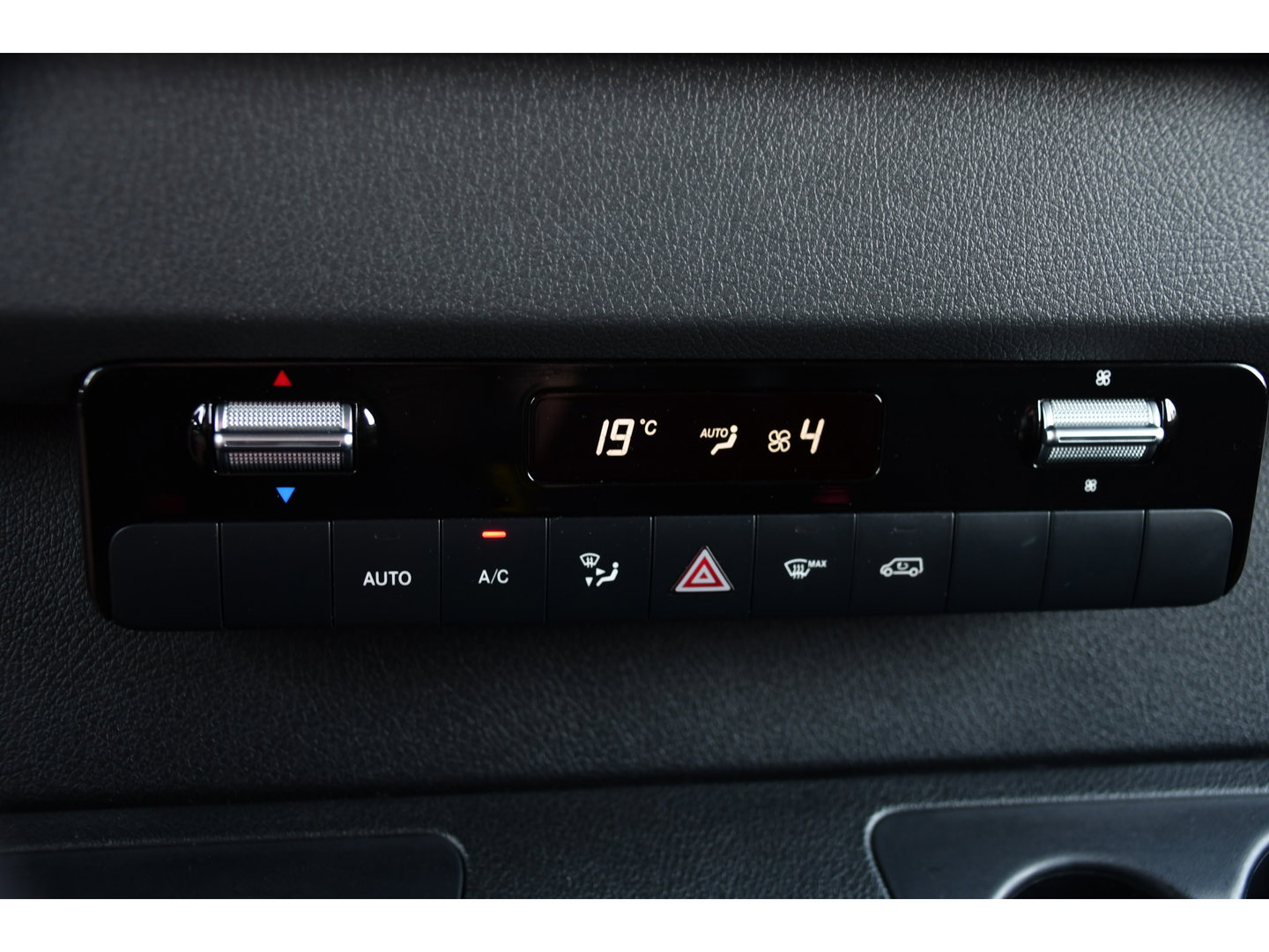 Mercedes-Benz Sprinter 319 3.0 CDI L2H2 AMG Edition Adaptieve Cruise, Camera, Carplay, LED, 10,5'' Mbux, Automaat, Sensoren, Stoelverwarming, Uniek!
