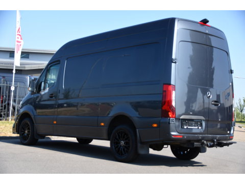 Mercedes-Benz Sprinter 319 3.0 CDI L2H2 AMG Edition Adaptieve Cruise, Camera, Carplay, LED, 10,5'' Mbux, Automaat, Sensoren, Stoelverwarming, Uniek!