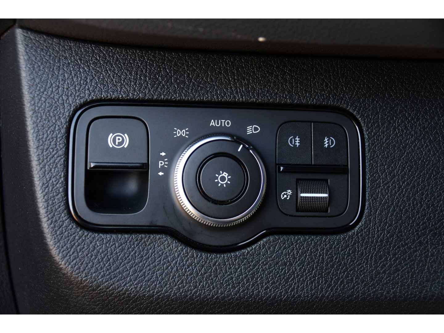 Mercedes-Benz Sprinter 319 3.0 CDI L2H2 AMG Edition Adaptieve Cruise, Camera, Carplay, LED, 10,5'' Mbux, Automaat, Sensoren, Stoelverwarming, Uniek!
