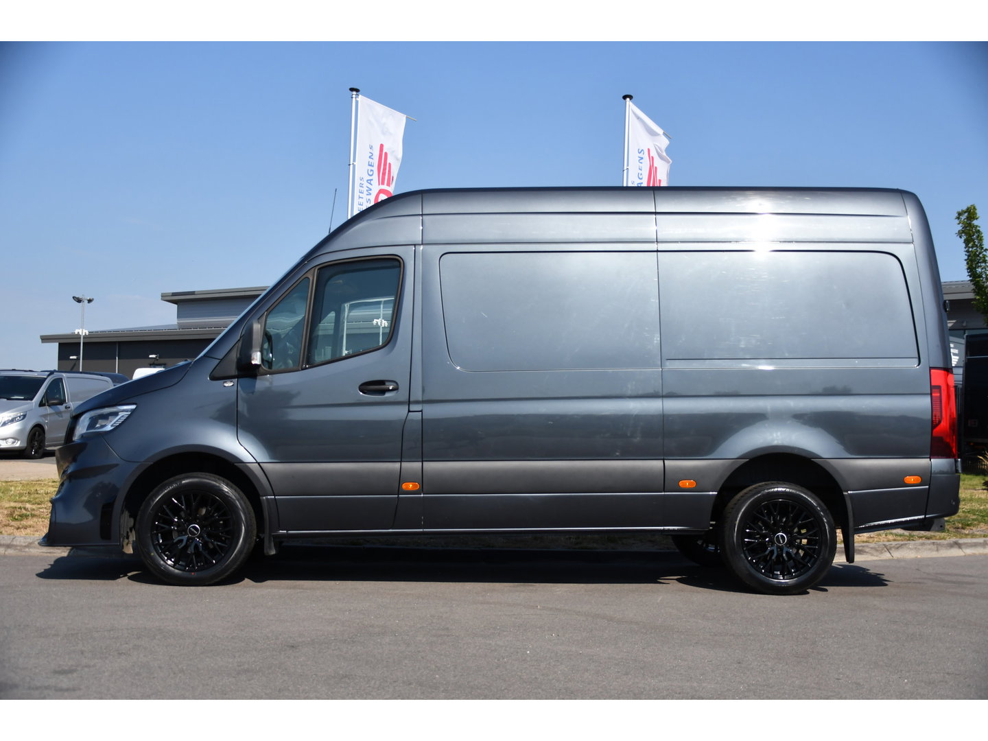 Mercedes-Benz Sprinter 319 3.0 CDI L2H2 AMG Edition Adaptieve Cruise, Camera, Carplay, LED, 10,5'' Mbux, Automaat, Sensoren, Stoelverwarming, Uniek!