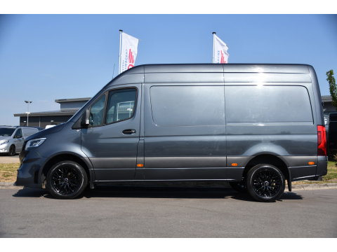 Mercedes-Benz Sprinter 319 3.0 CDI L2H2 AMG Edition Adaptieve Cruise, Camera, Carplay, LED, 10,5'' Mbux, Automaat, Sensoren, Stoelverwarming, Uniek!