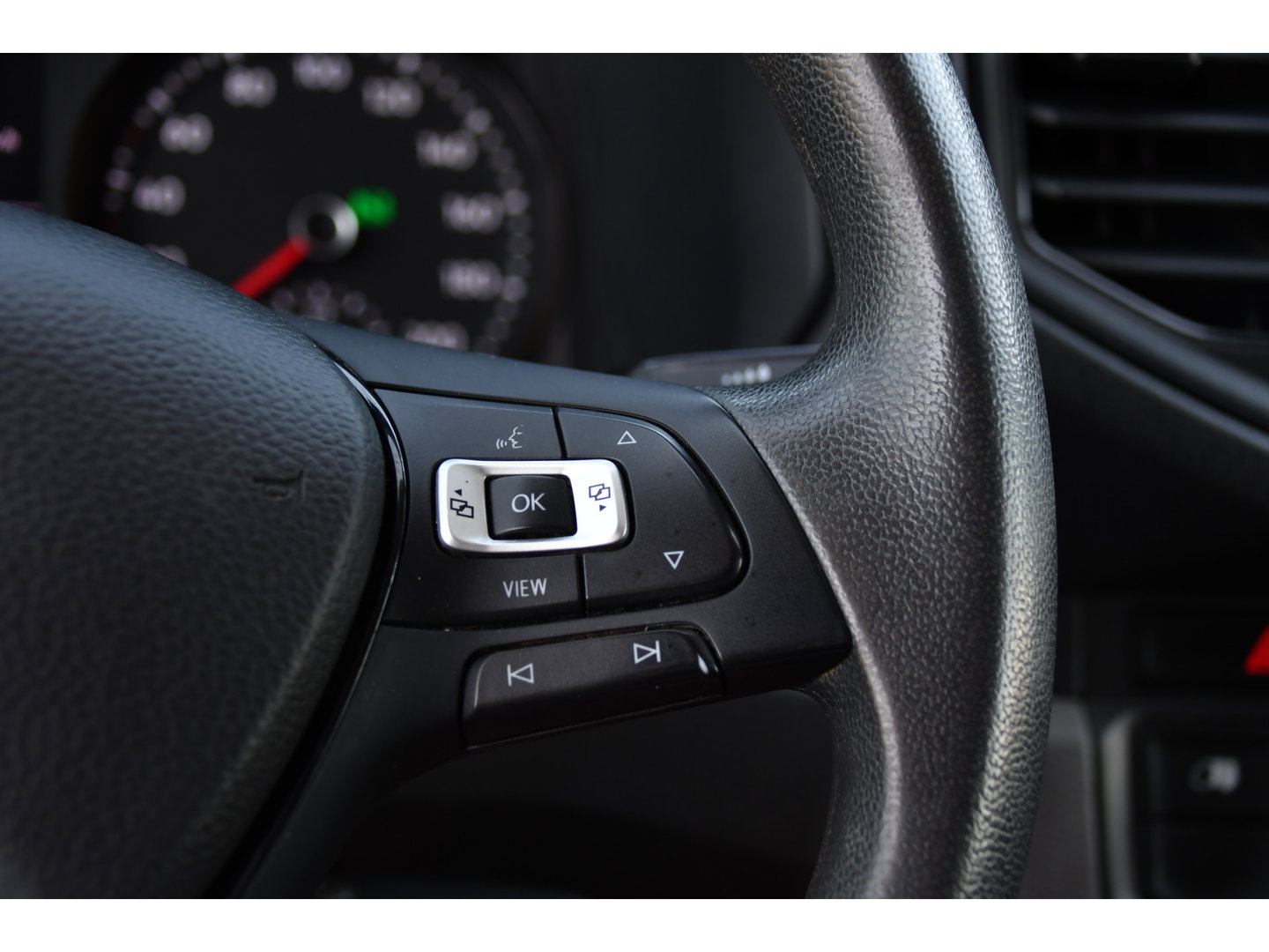 Volkswagen Crafter 35 2.0 TDI L3H3 PB Edition Camera, Cruise, Carplay, LED, Automaat, Trekhaak, Multimedia, Automaat, 140pk, Uniek!