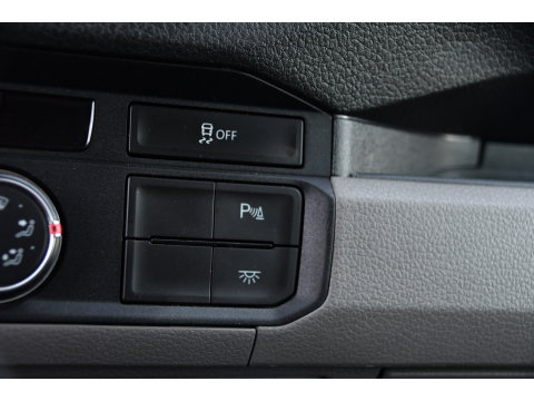 Volkswagen Crafter 35 2.0 TDI L3H3 PB Edition Camera, Cruise, Carplay, LED, Automaat, Trekhaak, Multimedia, Automaat, 140pk, Uniek!