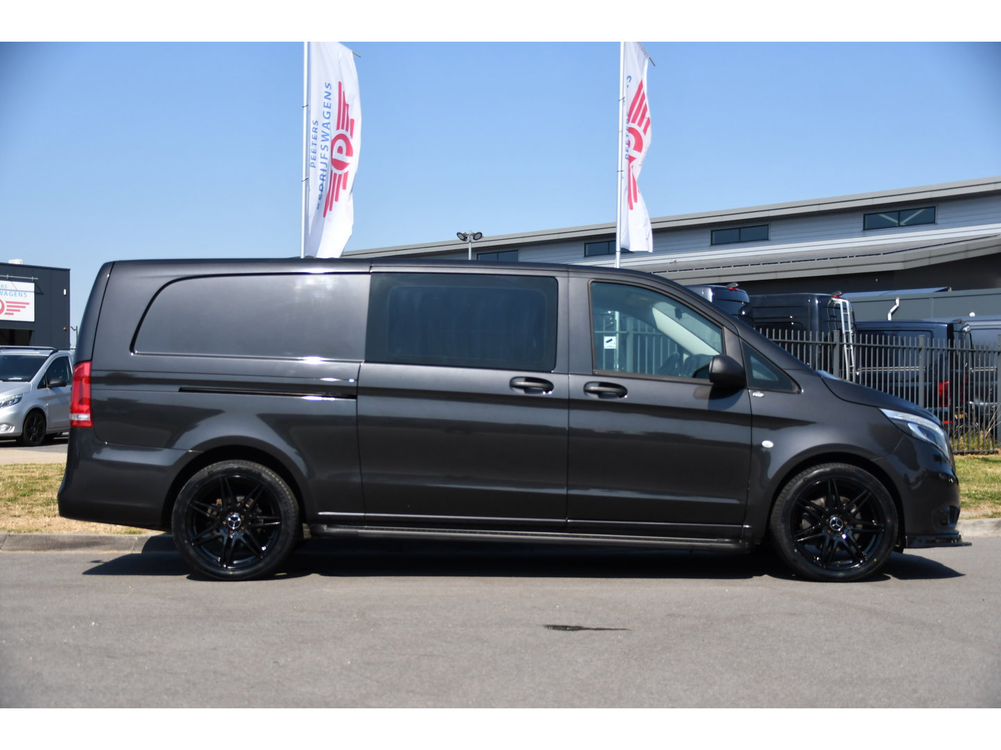 Mercedes-Benz Vito 124 CDI L3 DC PB Edition Camera, Cruise, Carplay, Stoelverwarming, 237pk, Automaat, Multimedia, Trekhaak, Uniek!