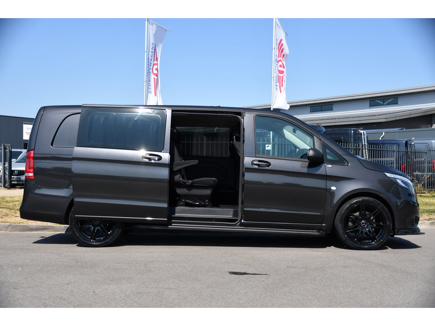 Mercedes-Benz Vito 124 CDI L3 DC PB Edition Camera, Cruise, Carplay, Stoelverwarming, 237pk, Automaat, Multimedia, Trekhaak, Uniek!
