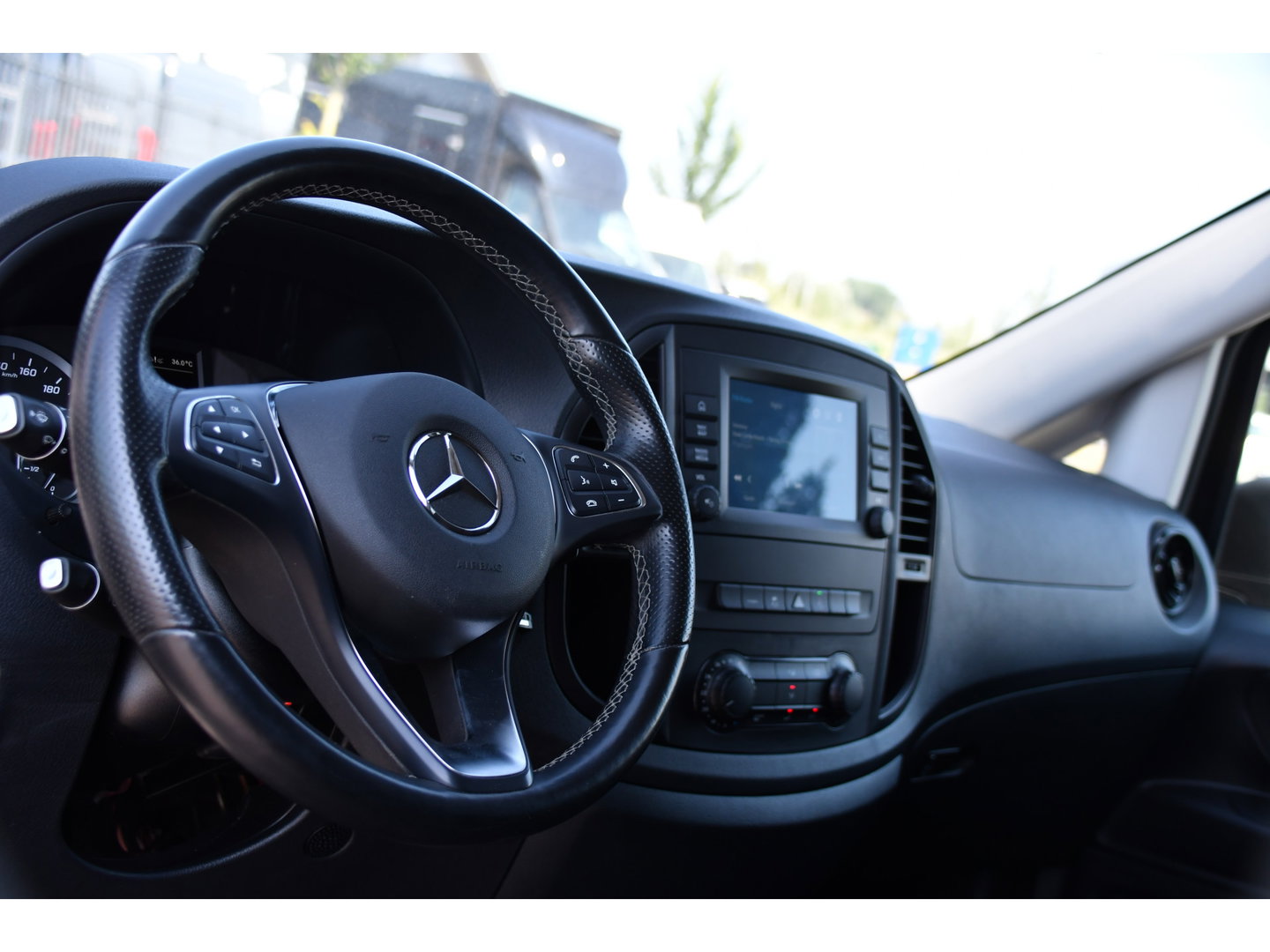 Mercedes-Benz Vito 124 CDI L3 DC PB Edition Camera, Cruise, Carplay, Stoelverwarming, 237pk, Automaat, Multimedia, Trekhaak, Uniek!