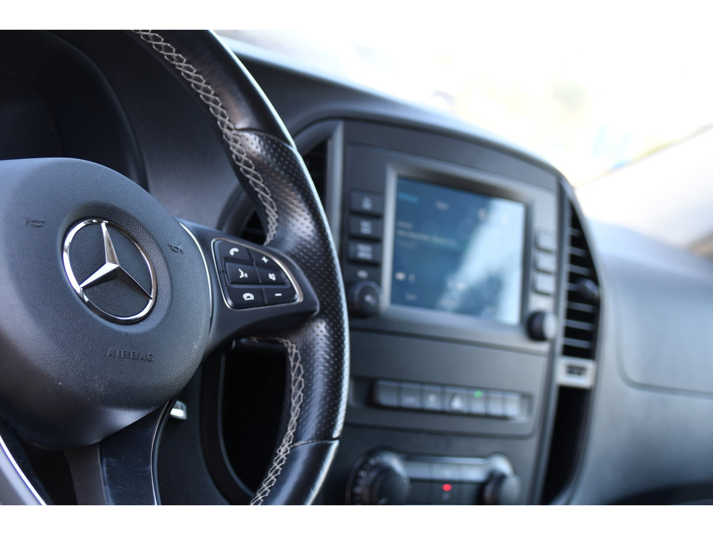 Mercedes-Benz Vito 124 CDI L3 DC PB Edition Camera, Cruise, Carplay, Stoelverwarming, 237pk, Automaat, Multimedia, Trekhaak, Uniek!