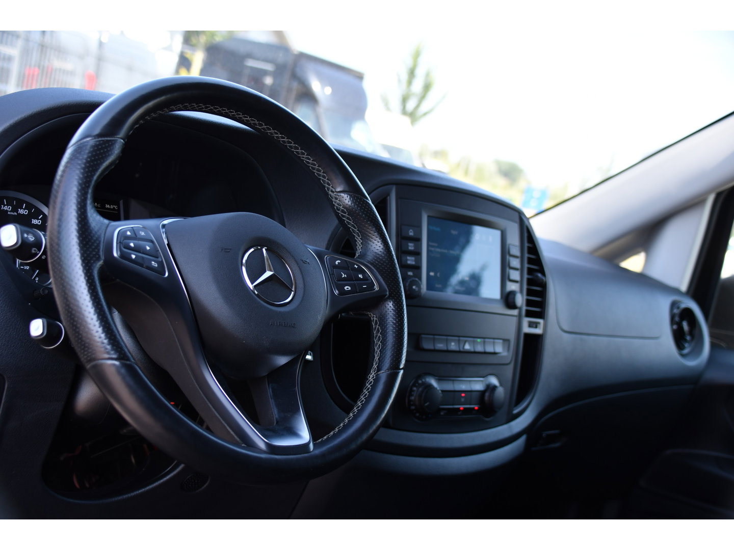 Mercedes-Benz Vito 124 CDI L3 DC PB Edition Camera, Cruise, Carplay, Stoelverwarming, 237pk, Automaat, Multimedia, Trekhaak, Uniek!