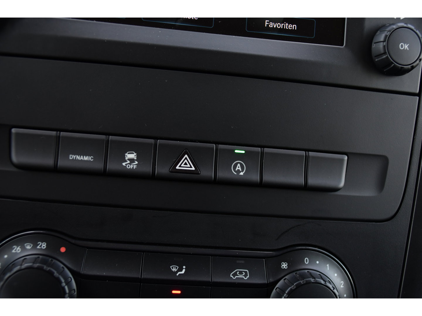 Mercedes-Benz Vito 124 CDI L3 DC PB Edition Camera, Cruise, Carplay, Stoelverwarming, 237pk, Automaat, Multimedia, Trekhaak, Uniek!