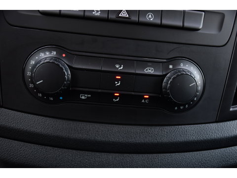 Mercedes-Benz Vito 124 CDI L3 DC PB Edition Camera, Cruise, Carplay, Stoelverwarming, 237pk, Automaat, Multimedia, Trekhaak, Uniek!