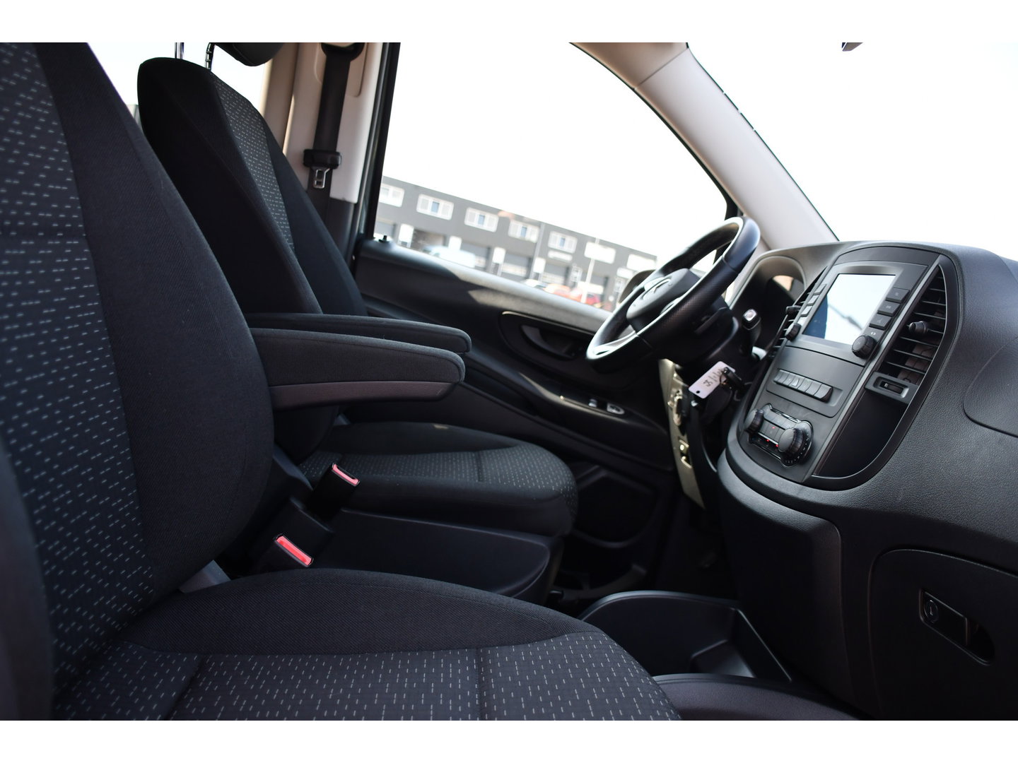 Mercedes-Benz Vito 124 CDI L3 DC PB Edition Camera, Cruise, Carplay, Stoelverwarming, 237pk, Automaat, Multimedia, Trekhaak, Uniek!