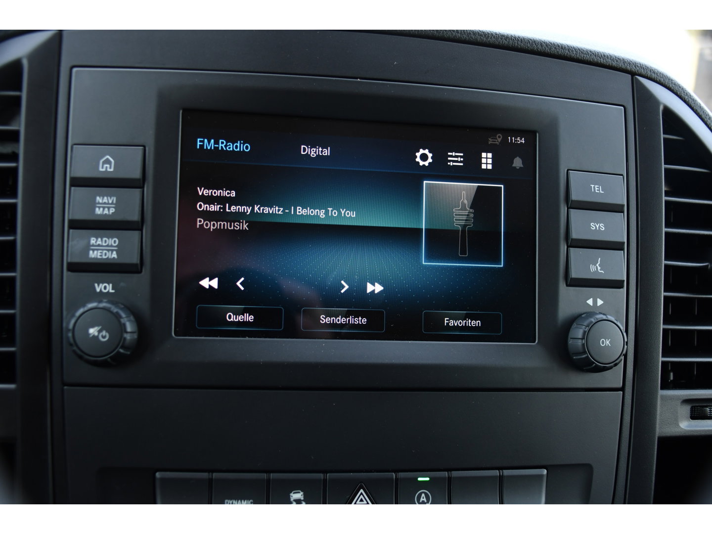 Mercedes-Benz Vito 124 CDI L3 DC PB Edition Camera, Cruise, Carplay, Stoelverwarming, 237pk, Automaat, Multimedia, Trekhaak, Uniek!