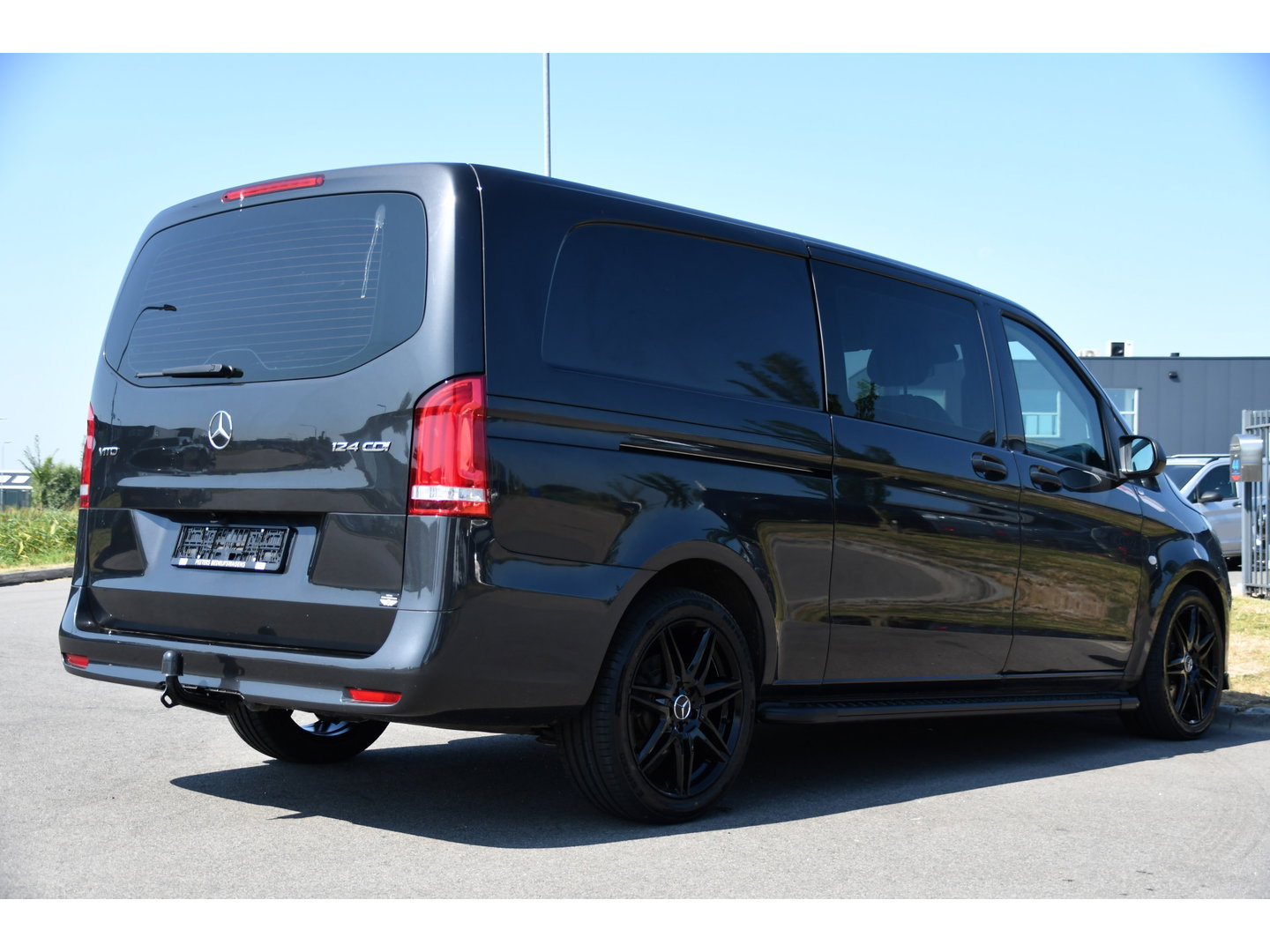 Mercedes-Benz Vito 124 CDI L3 DC PB Edition Camera, Cruise, Carplay, Stoelverwarming, 237pk, Automaat, Multimedia, Trekhaak, Uniek!