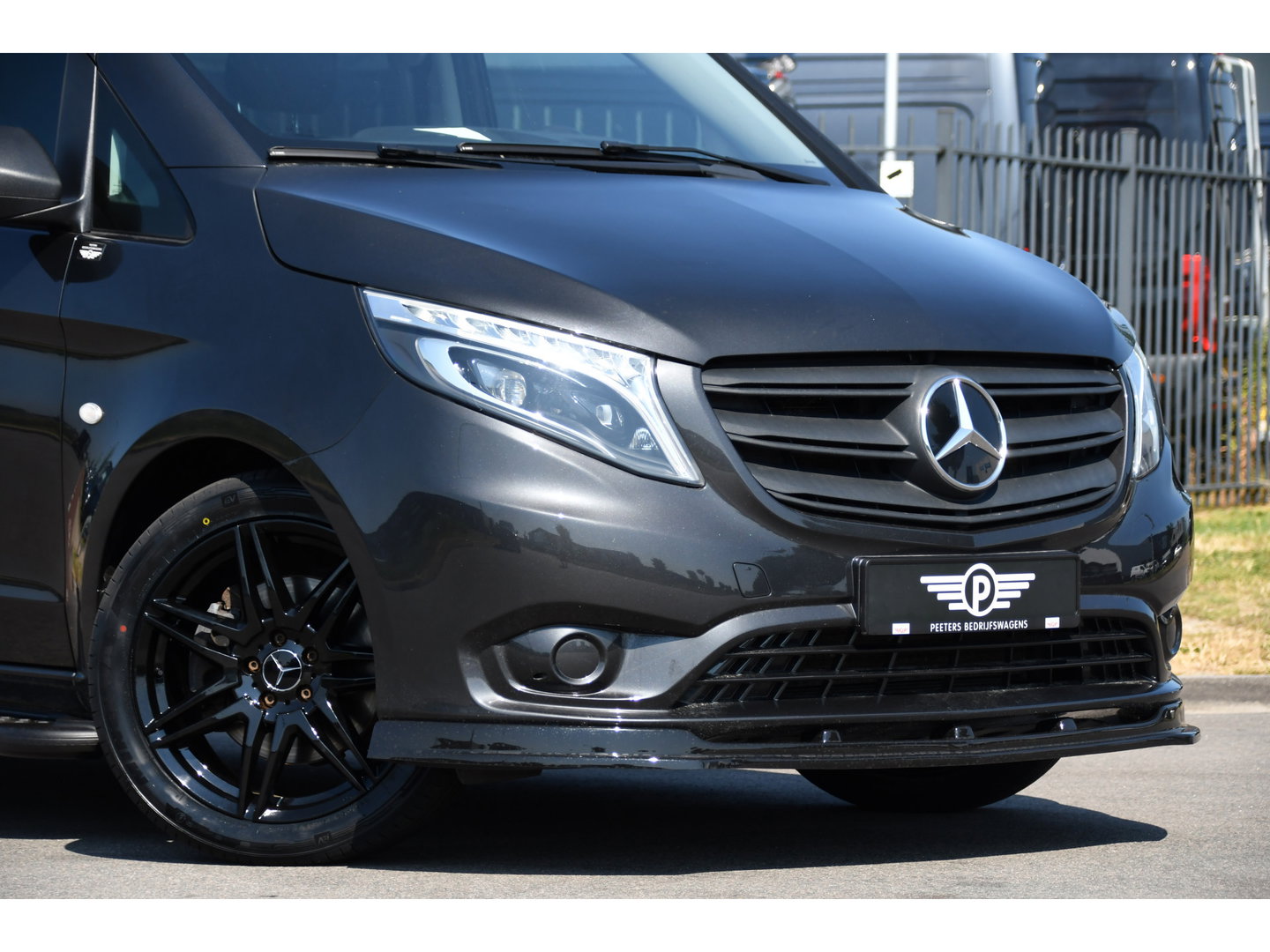 Mercedes-Benz Vito 124 CDI L3 DC PB Edition Camera, Cruise, Carplay, Stoelverwarming, 237pk, Automaat, Multimedia, Trekhaak, Uniek!