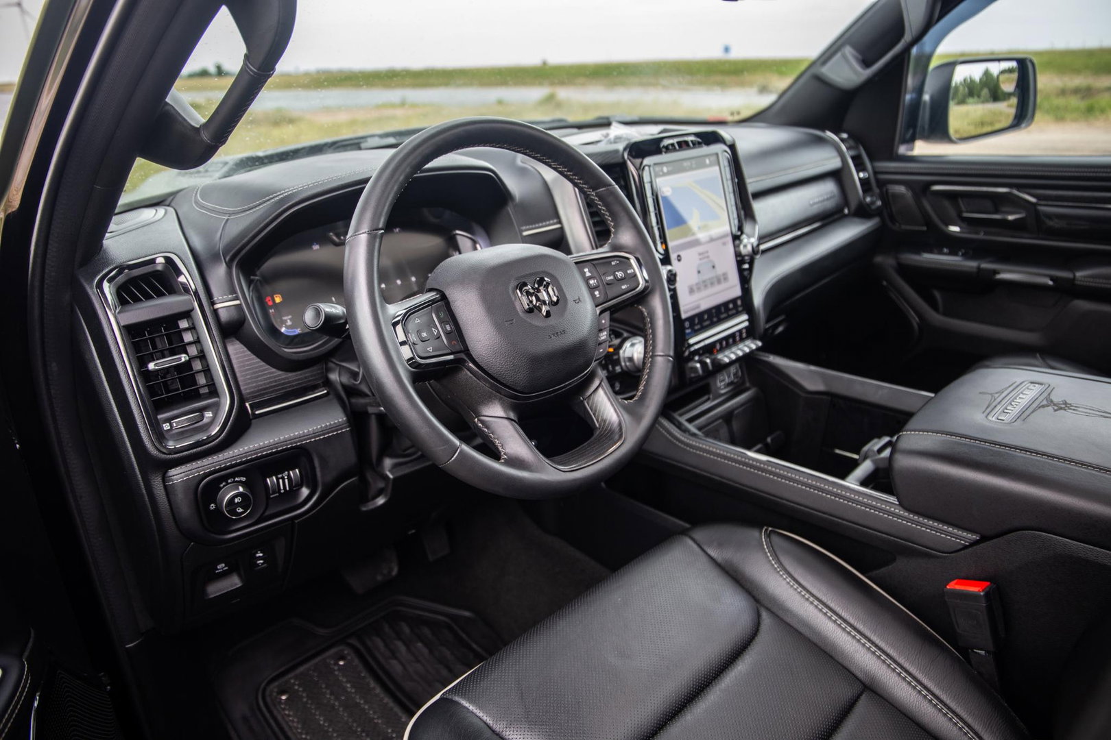 Dodge Ram Pick-Up 1500 5.7 V8 4x4 Crew Cab Limited BPM VRIJ / ALL IN PRIJS / PANO / KLEP / WIDE BODY / GARANTIE