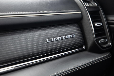 Dodge Ram Pick-Up 1500 5.7 V8 4x4 Crew Cab Limited BPM VRIJ / ALL IN PRIJS / PANO / KLEP / WIDE BODY / GARANTIE