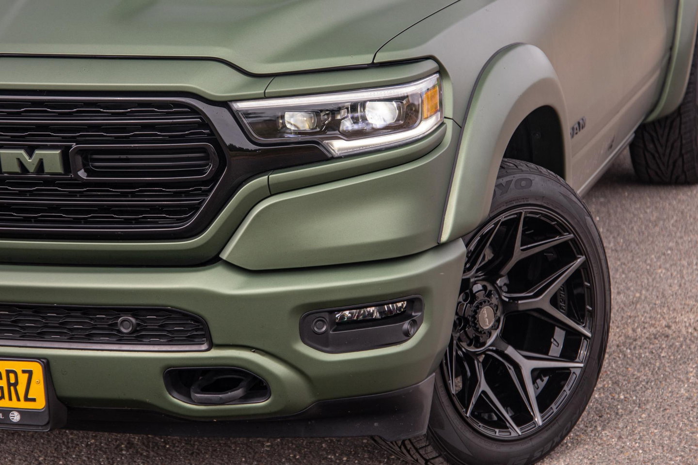 Dodge Ram Pick-Up 1500 5.7 V8 4x4 Crew Cab Limited BPM VRIJ / ALL IN PRIJS / PANO / KLEP / WIDE BODY / GARANTIE