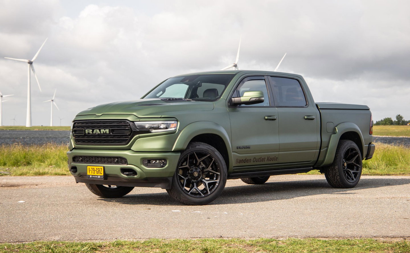 Dodge Ram Pick-Up 1500 5.7 V8 4x4 Crew Cab Limited BPM VRIJ / ALL IN PRIJS / PANO / KLEP / WIDE BODY / GARANTIE