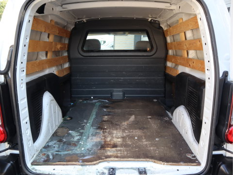 Peugeot Partner 1.6 HDi 75pk - Airco - Dakdragers