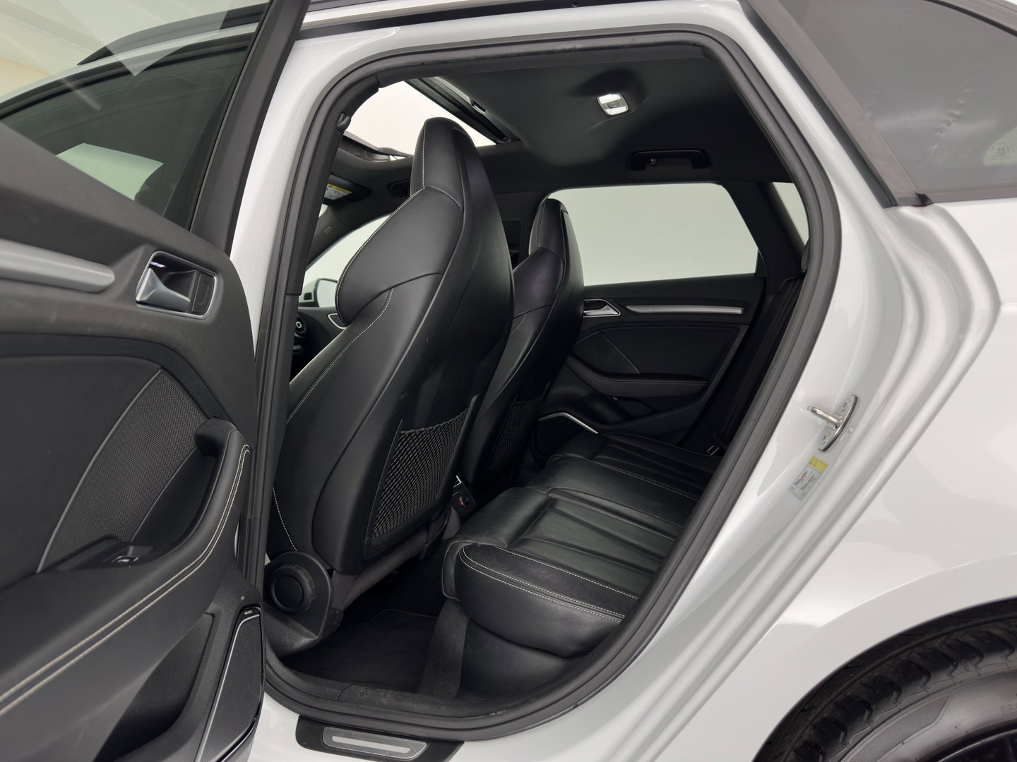 Audi A3 Sportback 1.4 e-tron PHEV S-Line Pro Line Plus (Plug-In) Aut. *PANO | DESIGN-LEATHER | B&O-AUDIO | NAVI-FULLMAP | HEATED-SPORTSEATS | CAMERA | KEYLESS | SHIFTPADDELS | FULL-LED | CRUISE | PDC | TOWBAR | 17"ALU*