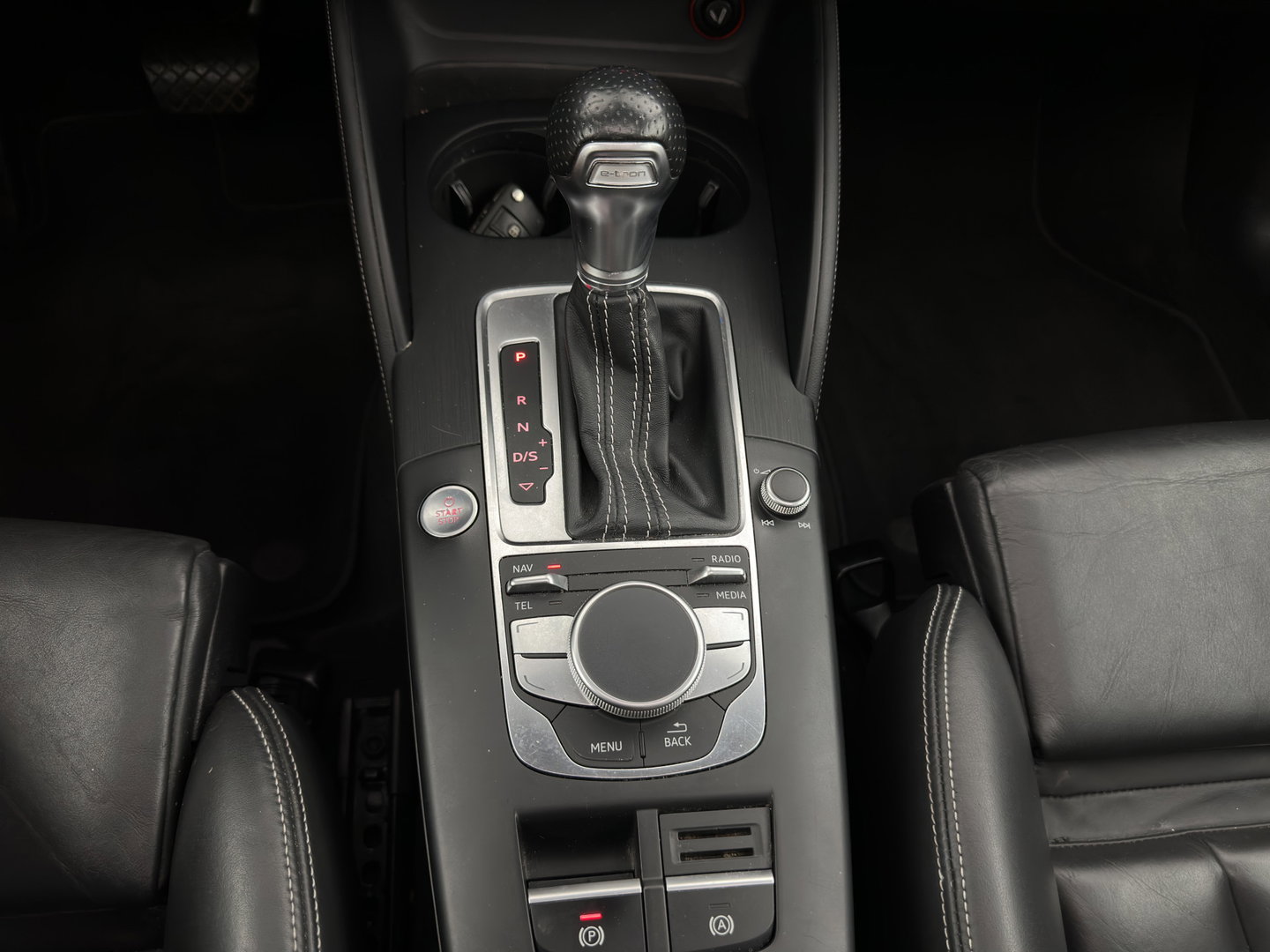 Audi A3 Sportback 1.4 e-tron PHEV S-Line Pro Line Plus (Plug-In) Aut. *PANO | DESIGN-LEATHER | B&O-AUDIO | NAVI-FULLMAP | HEATED-SPORTSEATS | CAMERA | KEYLESS | SHIFTPADDELS | FULL-LED | CRUISE | PDC | TOWBAR | 17"ALU*
