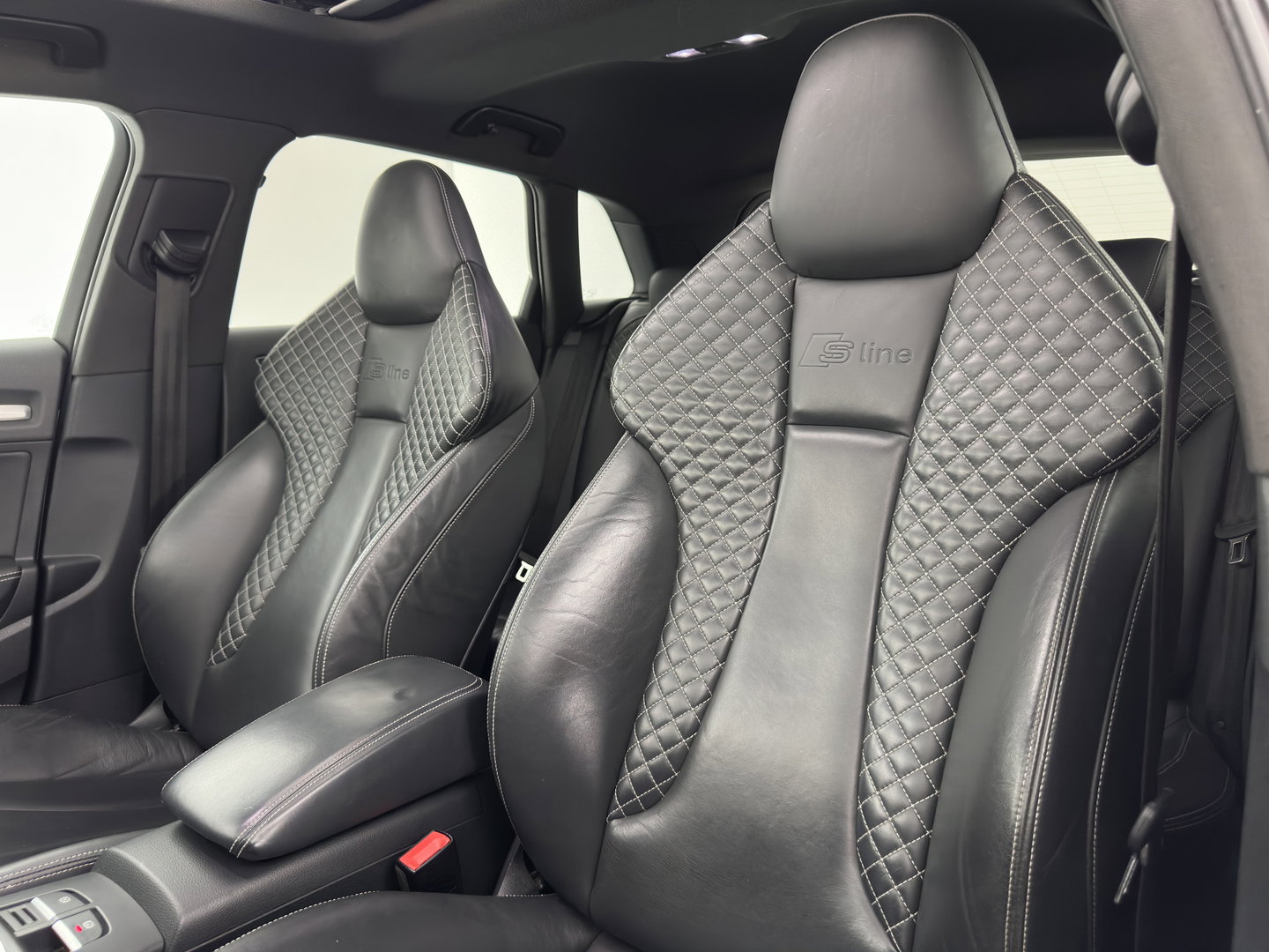 Audi A3 Sportback 1.4 e-tron PHEV S-Line Pro Line Plus (Plug-In) Aut. *PANO | DESIGN-LEATHER | B&O-AUDIO | NAVI-FULLMAP | HEATED-SPORTSEATS | CAMERA | KEYLESS | SHIFTPADDELS | FULL-LED | CRUISE | PDC | TOWBAR | 17"ALU*