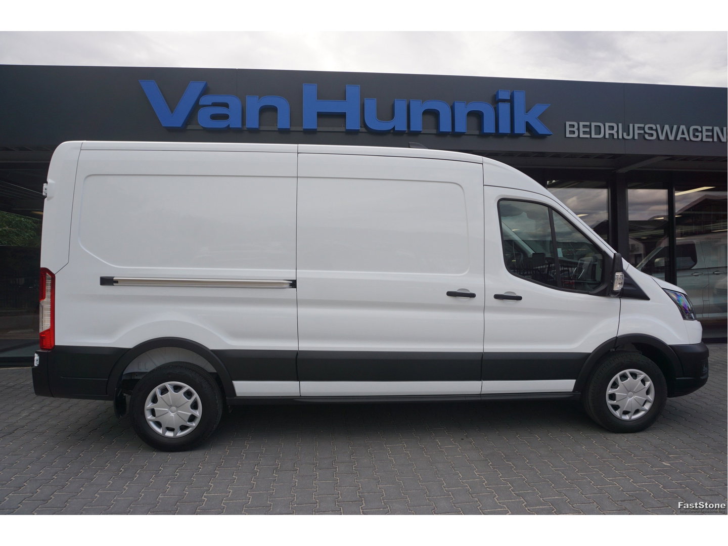 Ford Transit 350L 130PK L3H2 Trend BPM VRIJ!! 12" Sync Navi, Camera, Adap. Cruise, Trekhaak!! NR. A18