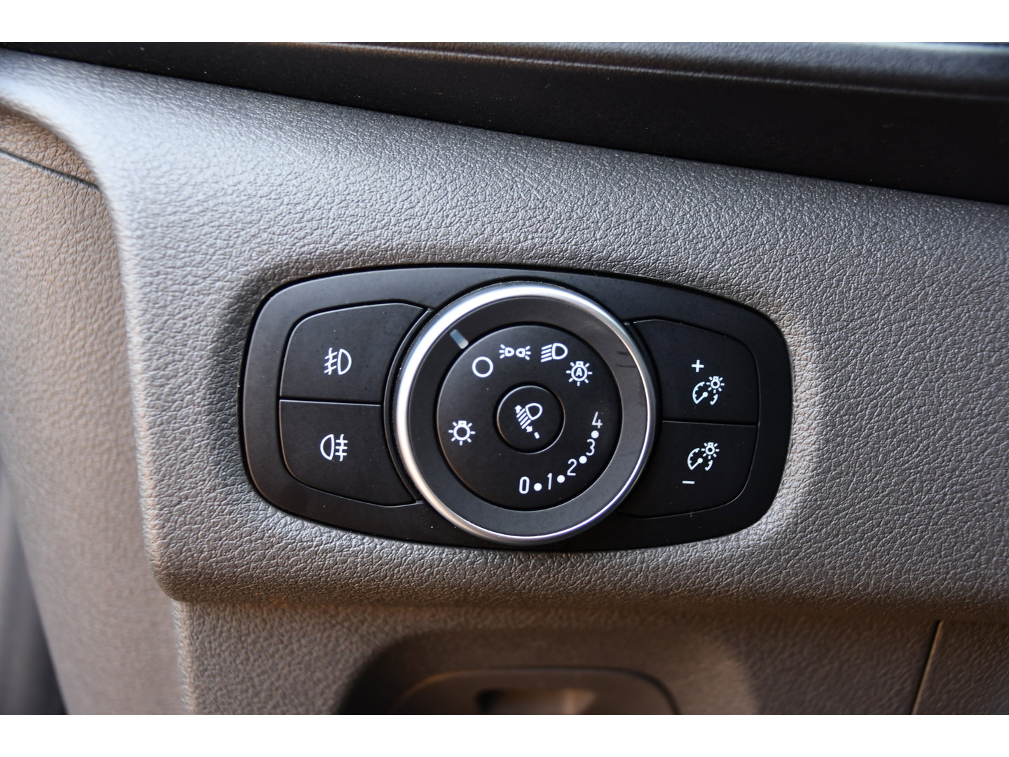 Ford Transit Custom 320 2.0 TDCI L2H1 Sport Black Edition Full Options! adaptieve Cruise, Camera, Carplay, Leder, Stoelverwarming, 185pk, LED, Automaat, Uniek!