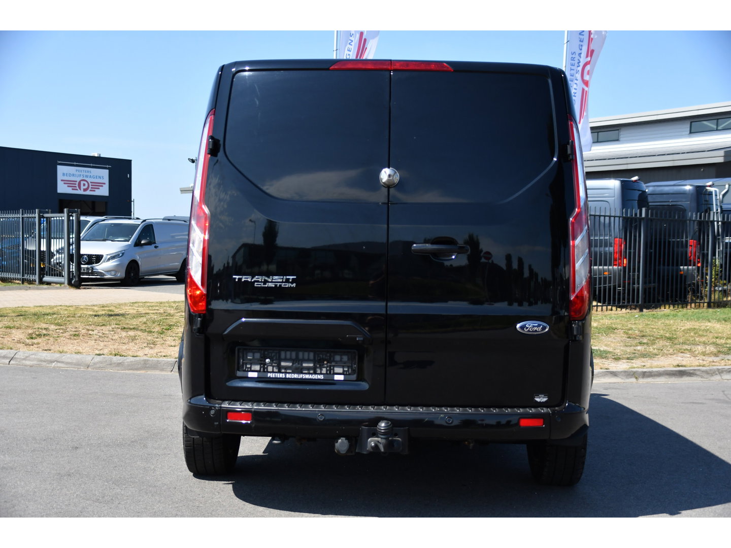 Ford Transit Custom 320 2.0 TDCI L2H1 Sport Black Edition Full Options! adaptieve Cruise, Camera, Carplay, Leder, Stoelverwarming, 185pk, LED, Automaat, Uniek!