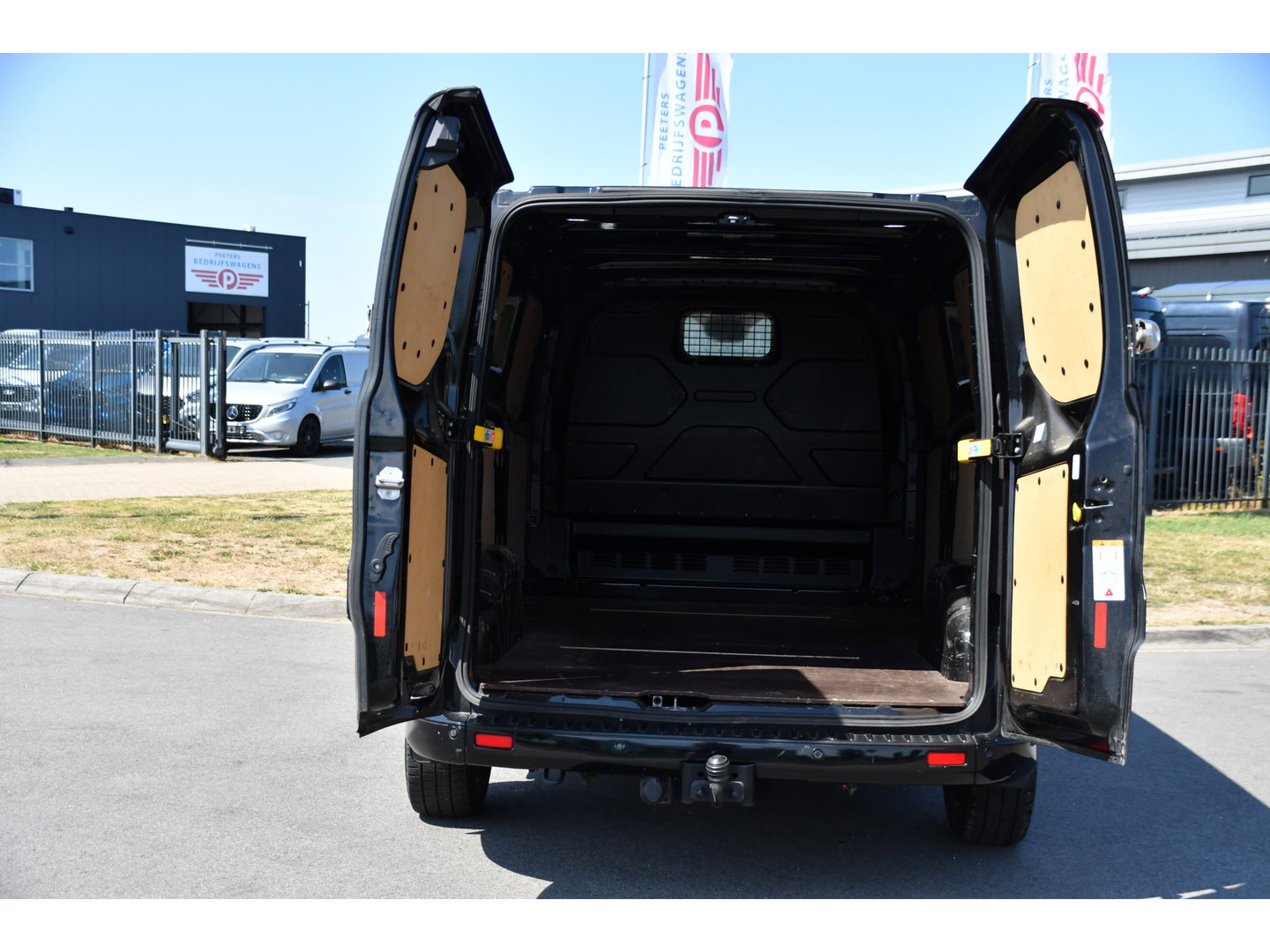 Ford Transit Custom 320 2.0 TDCI L2H1 Sport Black Edition Full Options! adaptieve Cruise, Camera, Carplay, Leder, Stoelverwarming, 185pk, LED, Automaat, Uniek!