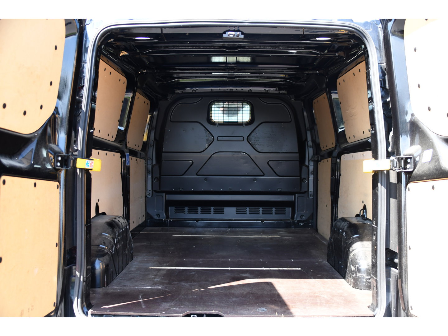 Ford Transit Custom 320 2.0 TDCI L2H1 Sport Black Edition Full Options! adaptieve Cruise, Camera, Carplay, Leder, Stoelverwarming, 185pk, LED, Automaat, Uniek!