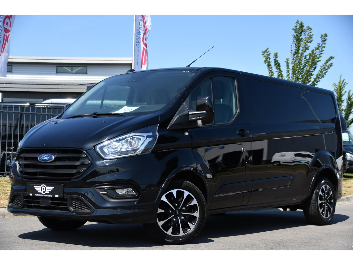 Ford Transit Custom 320 2.0 TDCI L2H1 Sport Black Edition Full Options! adaptieve Cruise, Camera, Carplay, Leder, Stoelverwarming, 185pk, LED, Automaat, Uniek!