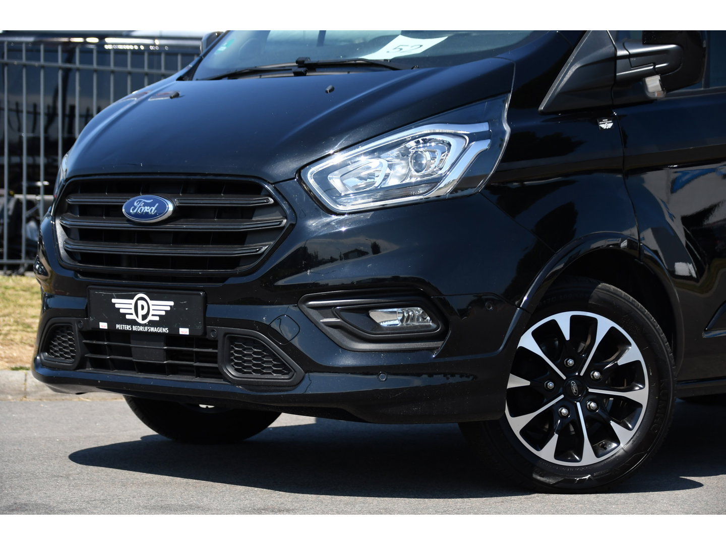 Ford Transit Custom 320 2.0 TDCI L2H1 Sport Black Edition Full Options! adaptieve Cruise, Camera, Carplay, Leder, Stoelverwarming, 185pk, LED, Automaat, Uniek!
