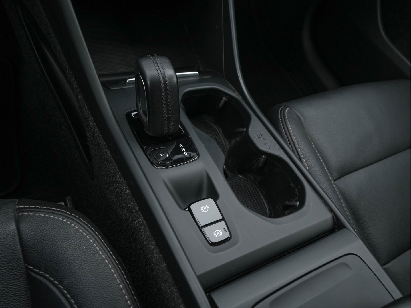 Volvo XC40 1.5 T3 Inscription Aut. *NAVI-FULLMAP | FULL-LED | LEATHER | DIGI-COCKPIT | CAMERA | BLIS | LANE-ASSIST | COMFORTSEATS | ECC | PDC | CRUISE | 19"ALU*